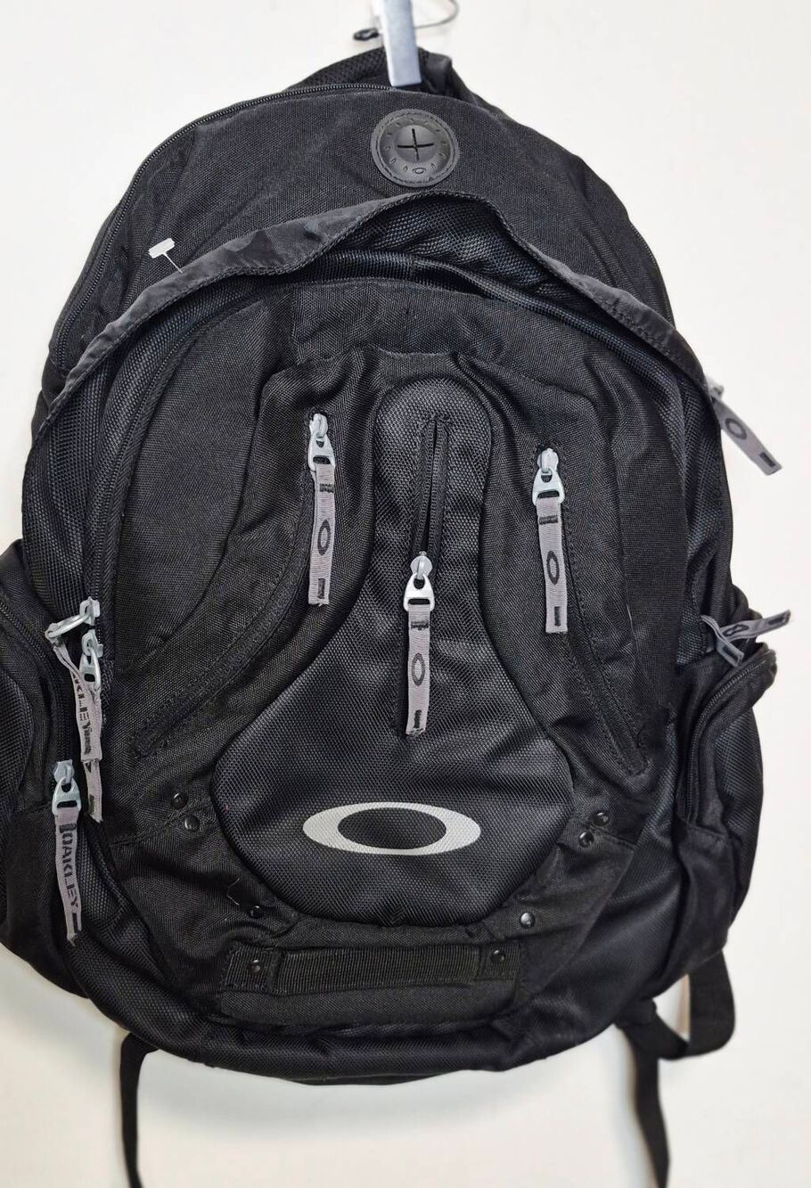 Oakley Backpack - Picture 2 of 6